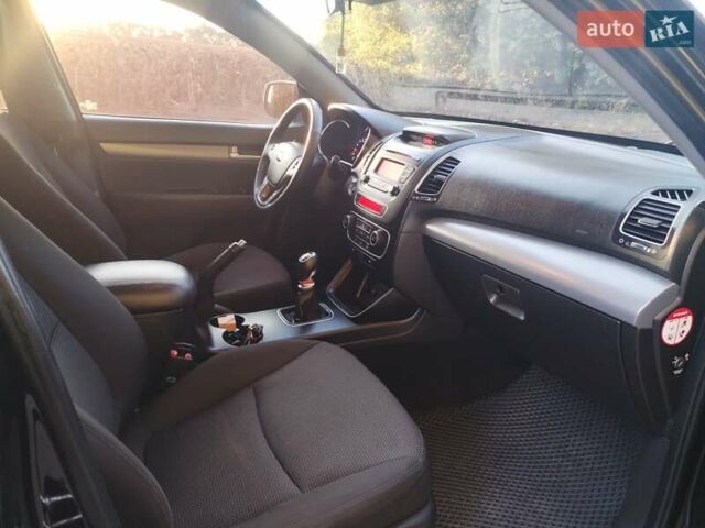 Черный Киа Соренто, объемом двигателя 2.2 л и пробегом 220 тыс. км за 14500 $, фото 18 на Automoto.ua