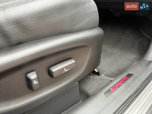 Чорний Кіа Соренто, об'ємом двигуна 2.2 л та пробігом 114 тис. км за 20200 $, фото 57 на Automoto.ua