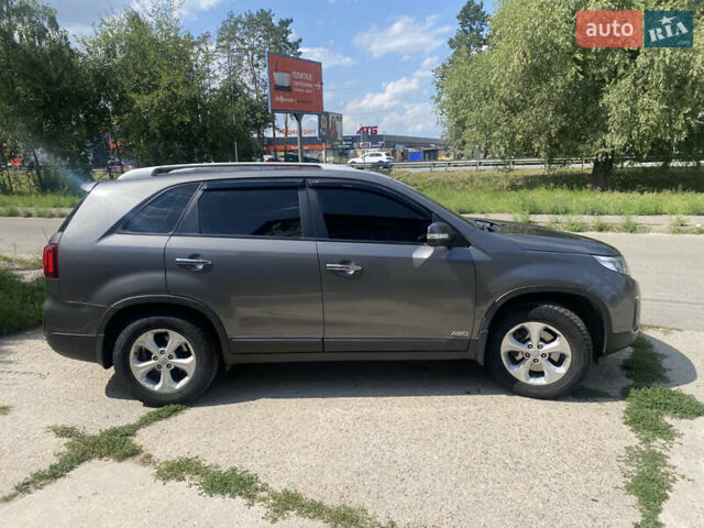 Чорний Кіа Соренто, об'ємом двигуна 2.2 л та пробігом 242 тис. км за 15600 $, фото 10 на Automoto.ua