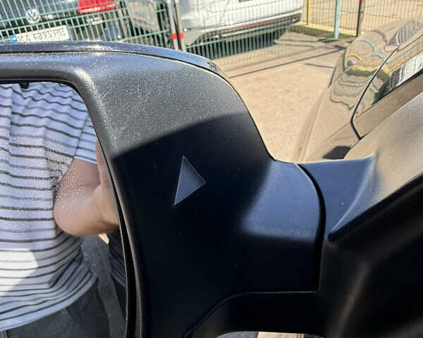 Черный Киа Соренто, объемом двигателя 2.2 л и пробегом 231 тыс. км за 15990 $, фото 10 на Automoto.ua