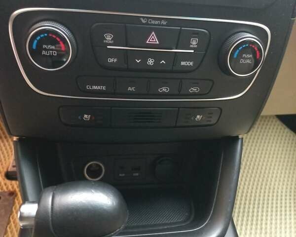 Черный Киа Соренто, объемом двигателя 2.2 л и пробегом 160 тыс. км за 17500 $, фото 16 на Automoto.ua