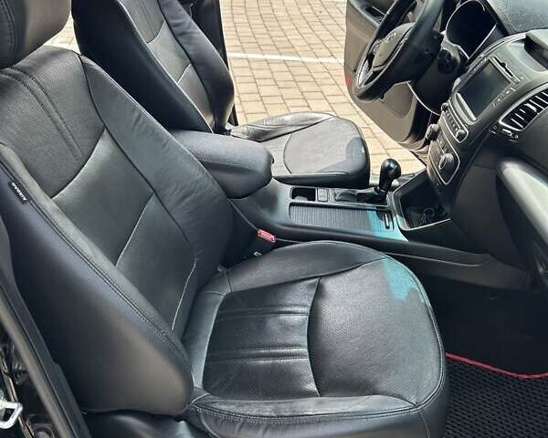 Черный Киа Соренто, объемом двигателя 2.2 л и пробегом 318 тыс. км за 15800 $, фото 13 на Automoto.ua