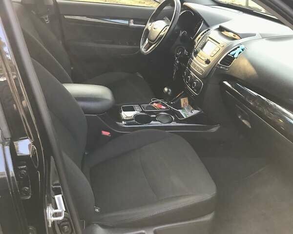 Черный Киа Соренто, объемом двигателя 2.4 л и пробегом 120 тыс. км за 14000 $, фото 7 на Automoto.ua