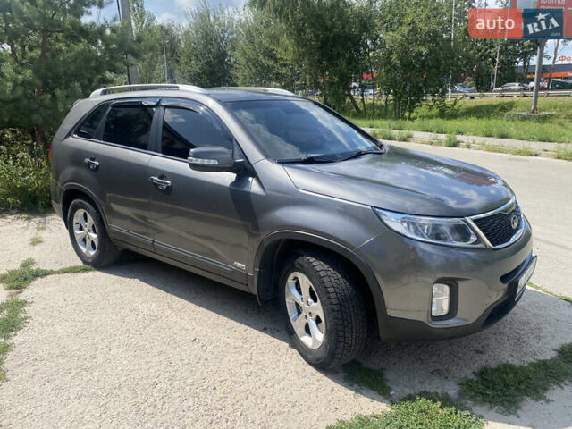 Чорний Кіа Соренто, об'ємом двигуна 2.2 л та пробігом 242 тис. км за 15600 $, фото 4 на Automoto.ua