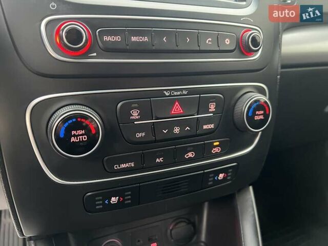 Черный Киа Соренто, объемом двигателя 2.2 л и пробегом 230 тыс. км за 17800 $, фото 62 на Automoto.ua