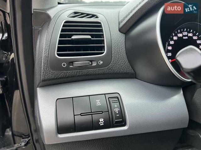 Чорний Кіа Соренто, об'ємом двигуна 2.2 л та пробігом 234 тис. км за 17300 $, фото 47 на Automoto.ua