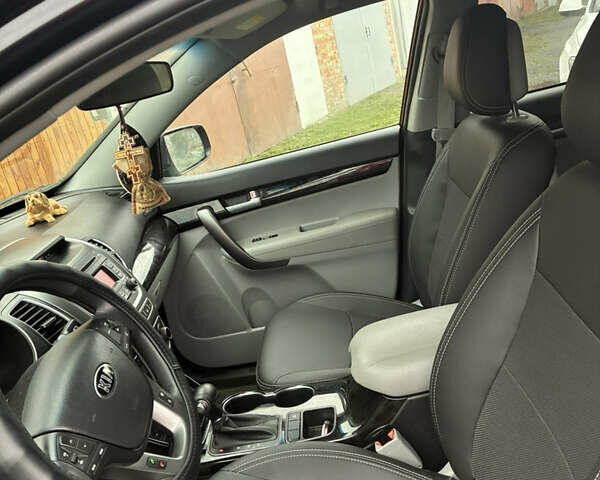 Черный Киа Соренто, объемом двигателя 2.36 л и пробегом 105 тыс. км за 15500 $, фото 13 на Automoto.ua