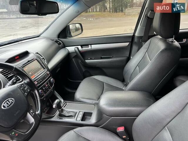 Чорний Кіа Соренто, об'ємом двигуна 2.2 л та пробігом 234 тис. км за 17300 $, фото 44 на Automoto.ua