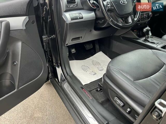 Чорний Кіа Соренто, об'ємом двигуна 2.2 л та пробігом 234 тис. км за 17300 $, фото 42 на Automoto.ua