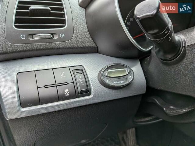 Чорний Кіа Соренто, об'ємом двигуна 2.2 л та пробігом 212 тис. км за 18500 $, фото 10 на Automoto.ua