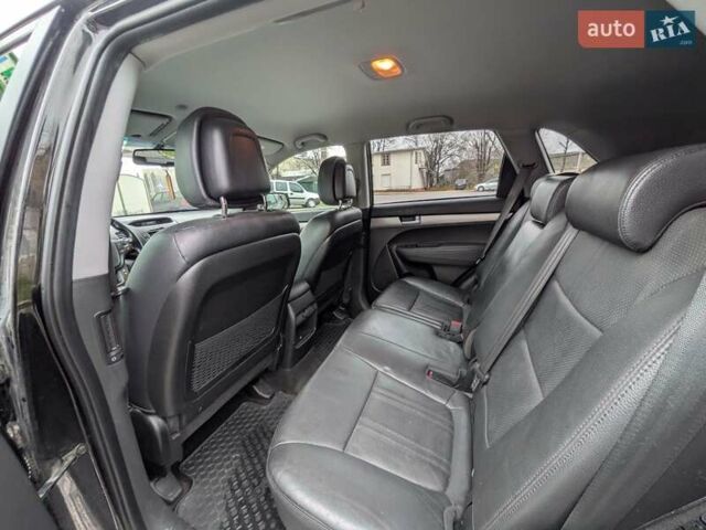 Чорний Кіа Соренто, об'ємом двигуна 2.2 л та пробігом 212 тис. км за 18500 $, фото 7 на Automoto.ua
