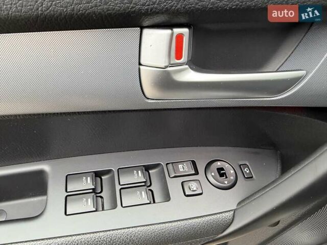 Чорний Кіа Соренто, об'ємом двигуна 2.2 л та пробігом 114 тис. км за 20200 $, фото 39 на Automoto.ua