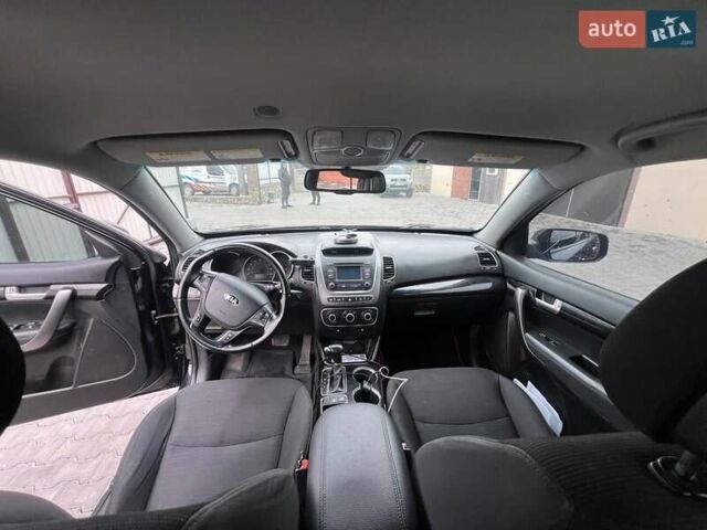Черный Киа Соренто, объемом двигателя 2.35 л и пробегом 260 тыс. км за 11900 $, фото 13 на Automoto.ua
