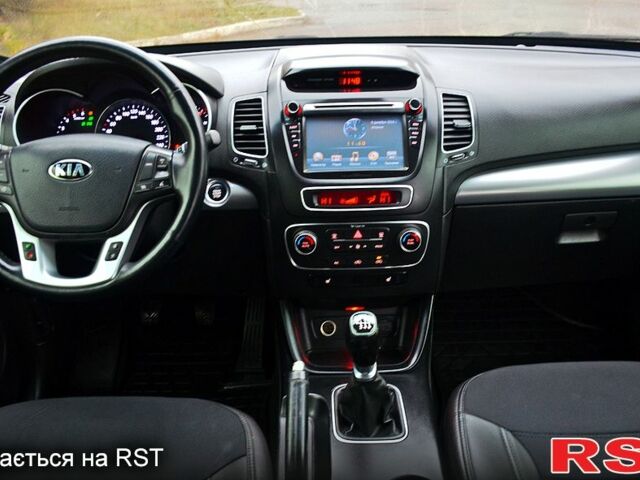 Черный Киа Соренто, объемом двигателя 2.2 л и пробегом 115 тыс. км за 15200 $, фото 9 на Automoto.ua