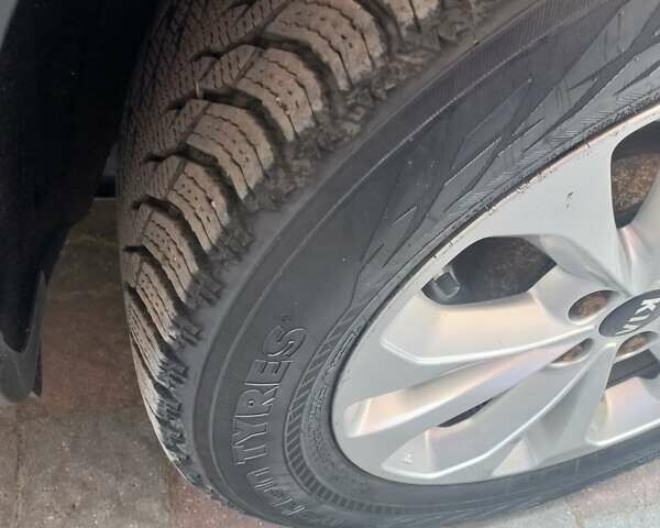 Черный Киа Соренто, объемом двигателя 2.2 л и пробегом 160 тыс. км за 17500 $, фото 17 на Automoto.ua