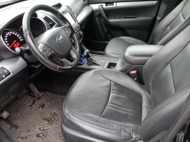 Чорний Кіа Соренто, об'ємом двигуна 2 л та пробігом 220 тис. км за 16300 $, фото 6 на Automoto.ua