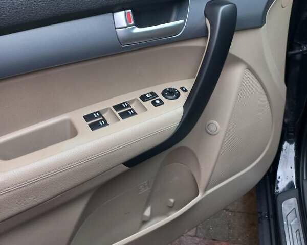 Черный Киа Соренто, объемом двигателя 2.2 л и пробегом 160 тыс. км за 17500 $, фото 2 на Automoto.ua