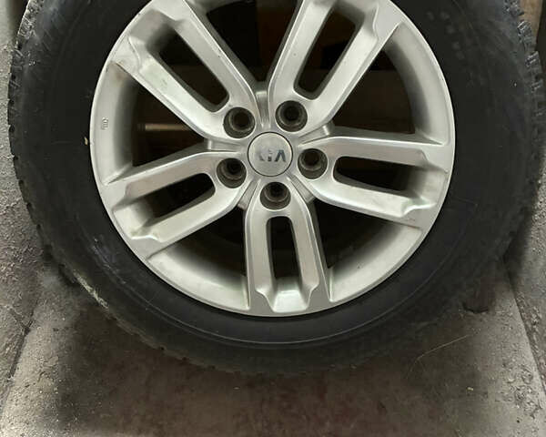 Черный Киа Соренто, объемом двигателя 2.36 л и пробегом 105 тыс. км за 15500 $, фото 15 на Automoto.ua