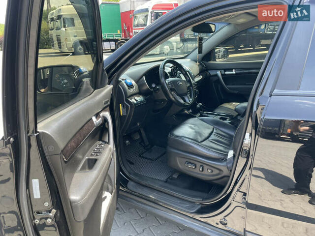 Черный Киа Соренто, объемом двигателя 2.36 л и пробегом 260 тыс. км за 14000 $, фото 10 на Automoto.ua