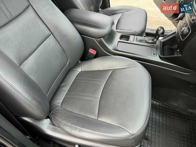 Чорний Кіа Соренто, об'ємом двигуна 2.2 л та пробігом 234 тис. км за 17300 $, фото 65 на Automoto.ua