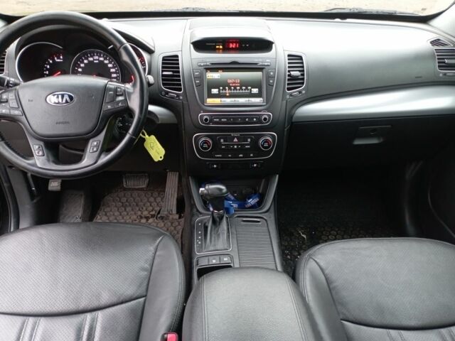 Чорний Кіа Соренто, об'ємом двигуна 2 л та пробігом 220 тис. км за 16300 $, фото 5 на Automoto.ua