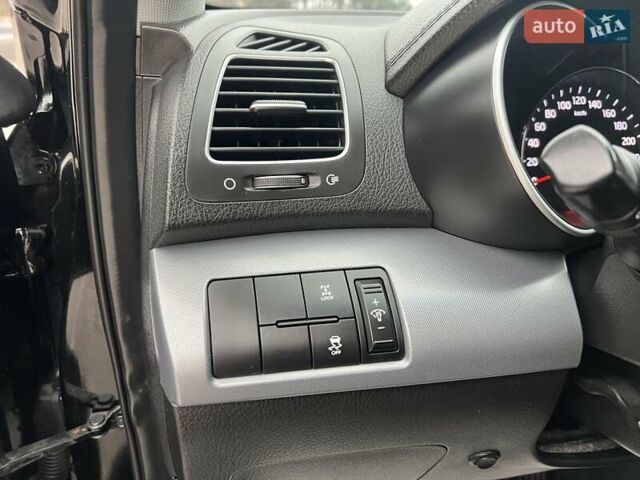 Черный Киа Соренто, объемом двигателя 2.2 л и пробегом 230 тыс. км за 17800 $, фото 56 на Automoto.ua