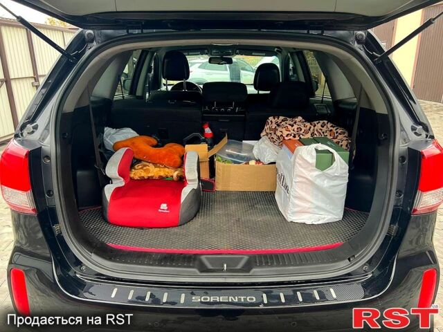 Черный Киа Соренто, объемом двигателя 2.4 л и пробегом 265 тыс. км за 12000 $, фото 8 на Automoto.ua