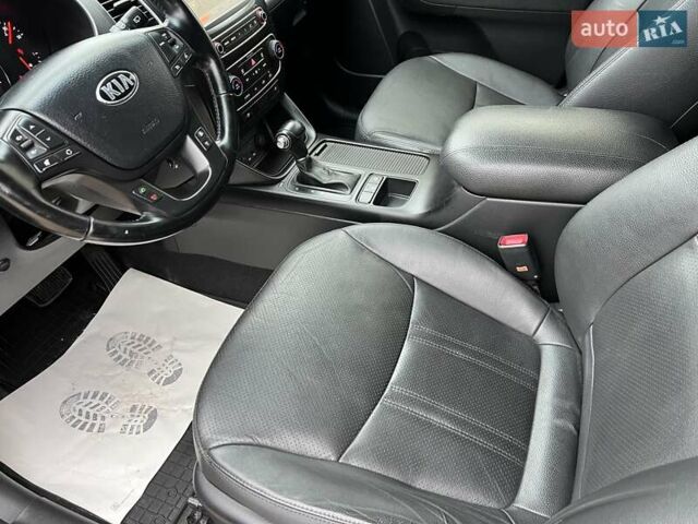 Чорний Кіа Соренто, об'ємом двигуна 2.2 л та пробігом 234 тис. км за 17300 $, фото 43 на Automoto.ua