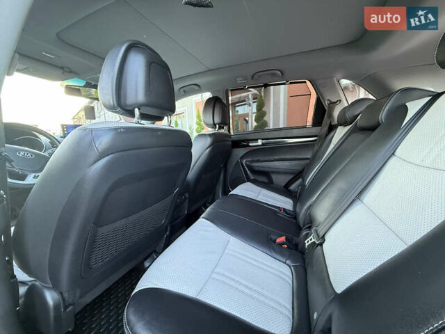 Чорний Кіа Соренто, об'ємом двигуна 2.2 л та пробігом 233 тис. км за 17400 $, фото 42 на Automoto.ua