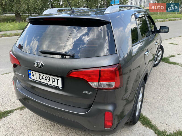Чорний Кіа Соренто, об'ємом двигуна 2.2 л та пробігом 242 тис. км за 15600 $, фото 6 на Automoto.ua