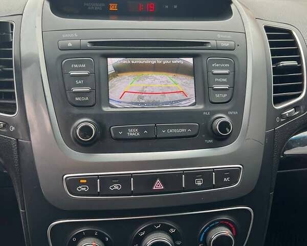 Черный Киа Соренто, объемом двигателя 2.35 л и пробегом 260 тыс. км за 11900 $, фото 16 на Automoto.ua