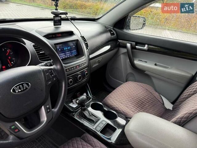 Киа Соренто 2014 в Киеве на Automoto.ua Черный Киа Соренто, объемом двигателя 2.36 л и пробегом 155 тыс. км за 12500 $, фото 7 на Automoto.ua