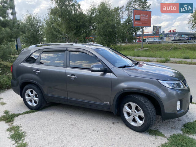 Чорний Кіа Соренто, об'ємом двигуна 2.2 л та пробігом 242 тис. км за 15600 $, фото 3 на Automoto.ua