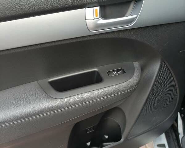 Чорний Кіа Соренто, об'ємом двигуна 2.2 л та пробігом 275 тис. км за 16900 $, фото 80 на Automoto.ua