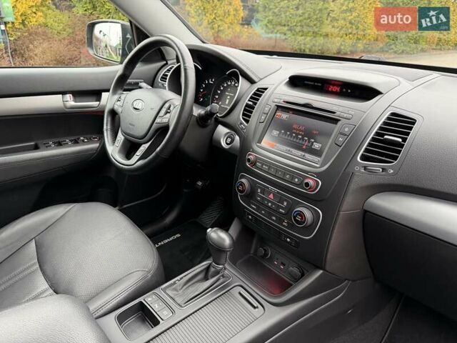 Чорний Кіа Соренто, об'ємом двигуна 2.2 л та пробігом 114 тис. км за 20200 $, фото 55 на Automoto.ua