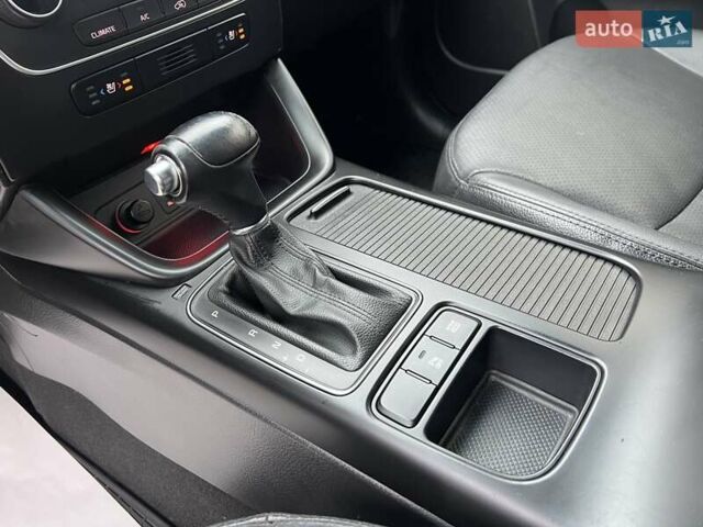 Чорний Кіа Соренто, об'ємом двигуна 2.2 л та пробігом 234 тис. км за 17300 $, фото 60 на Automoto.ua