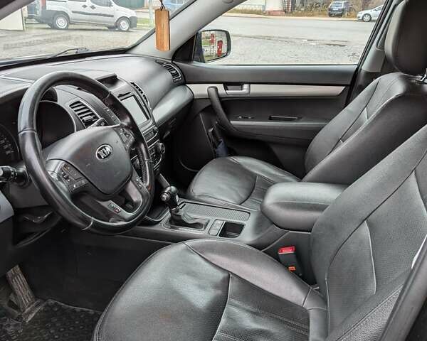 Чорний Кіа Соренто, об'ємом двигуна 2.2 л та пробігом 212 тис. км за 18500 $, фото 6 на Automoto.ua