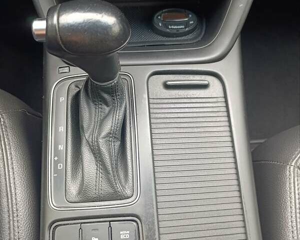 Чорний Кіа Соренто, об'ємом двигуна 2.2 л та пробігом 275 тис. км за 16900 $, фото 67 на Automoto.ua