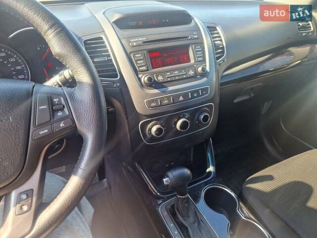 Черный Киа Соренто, объемом двигателя 2.36 л и пробегом 112 тыс. км за 11800 $, фото 10 на Automoto.ua