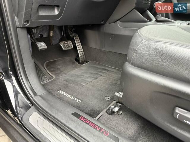 Чорний Кіа Соренто, об'ємом двигуна 2.2 л та пробігом 114 тис. км за 20200 $, фото 41 на Automoto.ua