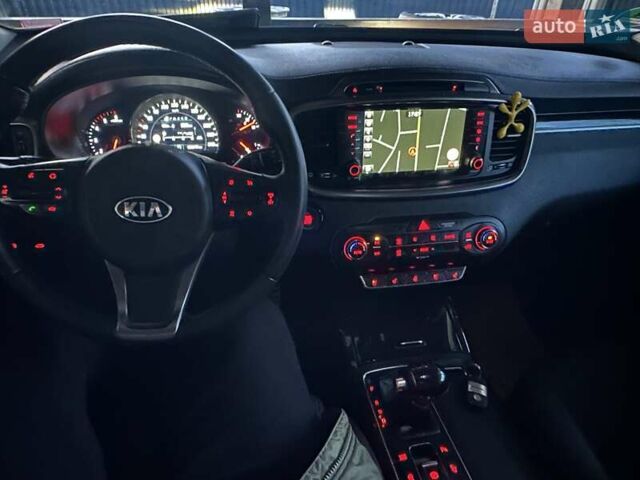 Черный Киа Соренто, объемом двигателя 2.2 л и пробегом 120 тыс. км за 20444 $, фото 126 на Automoto.ua