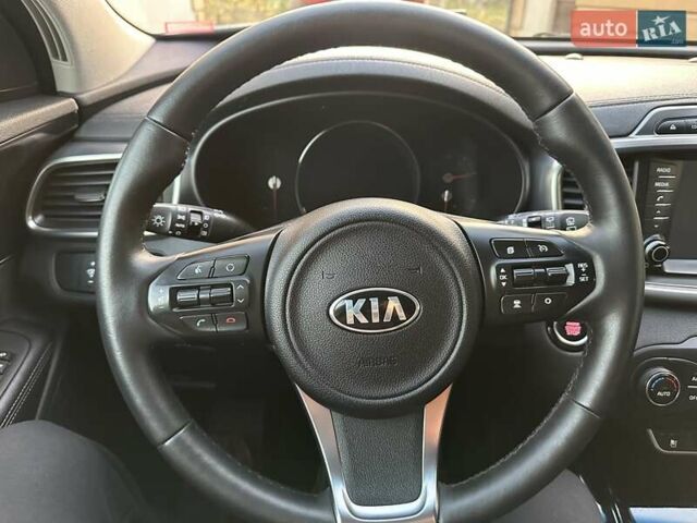 Черный Киа Соренто, объемом двигателя 2.2 л и пробегом 120 тыс. км за 20444 $, фото 108 на Automoto.ua