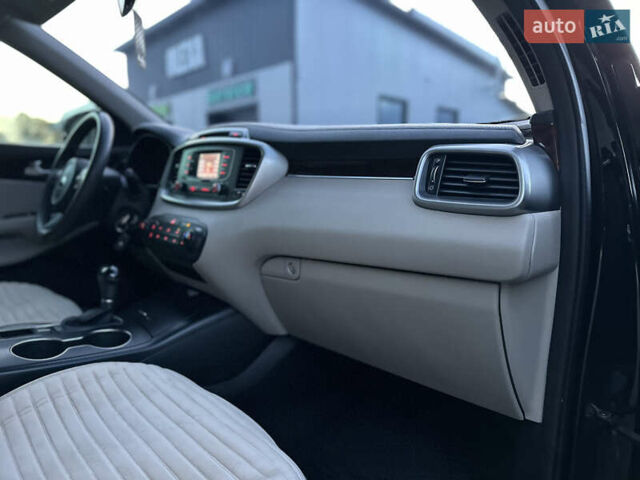 Черный Киа Соренто, объемом двигателя 2.36 л и пробегом 187 тыс. км за 12250 $, фото 101 на Automoto.ua