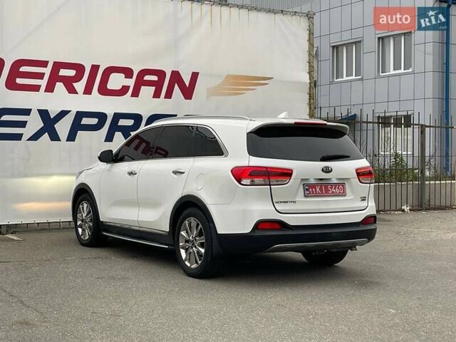 Киа Соренто 2015 в Киеве на Automoto.ua Черный Киа Соренто, объемом двигателя 2.2 л и пробегом 128 тыс. км за 19900 $, фото 6 на Automoto.ua
