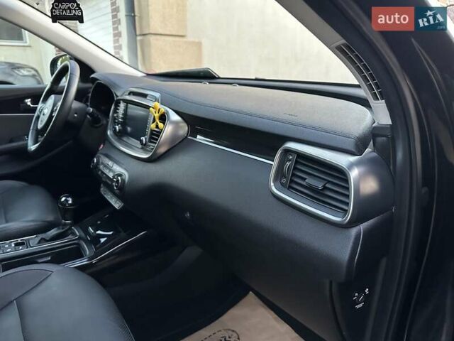 Черный Киа Соренто, объемом двигателя 2.2 л и пробегом 120 тыс. км за 20444 $, фото 190 на Automoto.ua