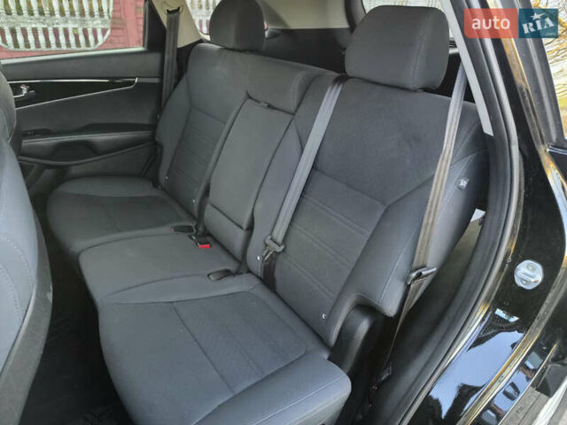 Черный Киа Соренто, объемом двигателя 2.36 л и пробегом 163 тыс. км за 13800 $, фото 4 на Automoto.ua