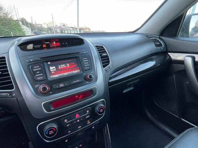 Чорний Кіа Соренто, об'ємом двигуна 2.4 л та пробігом 130 тис. км за 12500 $, фото 11 на Automoto.ua