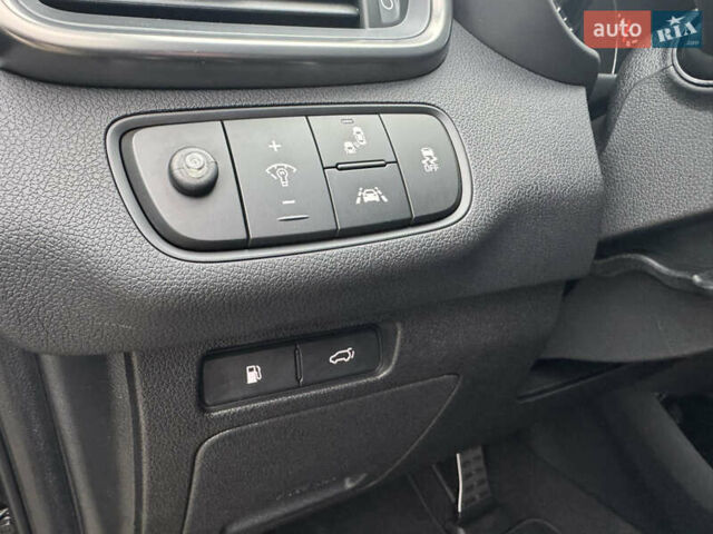 Черный Киа Соренто, объемом двигателя 2.2 л и пробегом 196 тыс. км за 22150 $, фото 33 на Automoto.ua