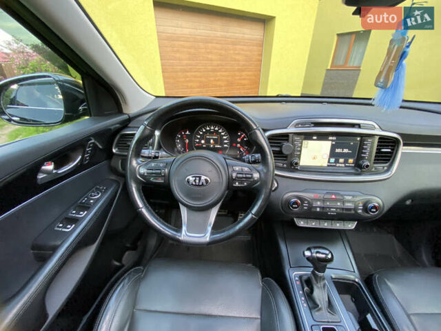 Чорний Кіа Соренто, об'ємом двигуна 2.2 л та пробігом 177 тис. км за 22700 $, фото 9 на Automoto.ua