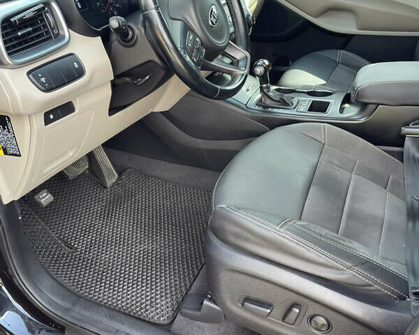 Черный Киа Соренто, объемом двигателя 2.4 л и пробегом 179 тыс. км за 13200 $, фото 11 на Automoto.ua